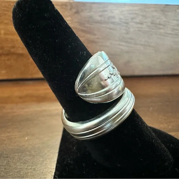 Silverware Floral Ring - Picture 3 of 15